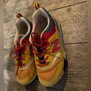 KIDS New Balances Size 4.5